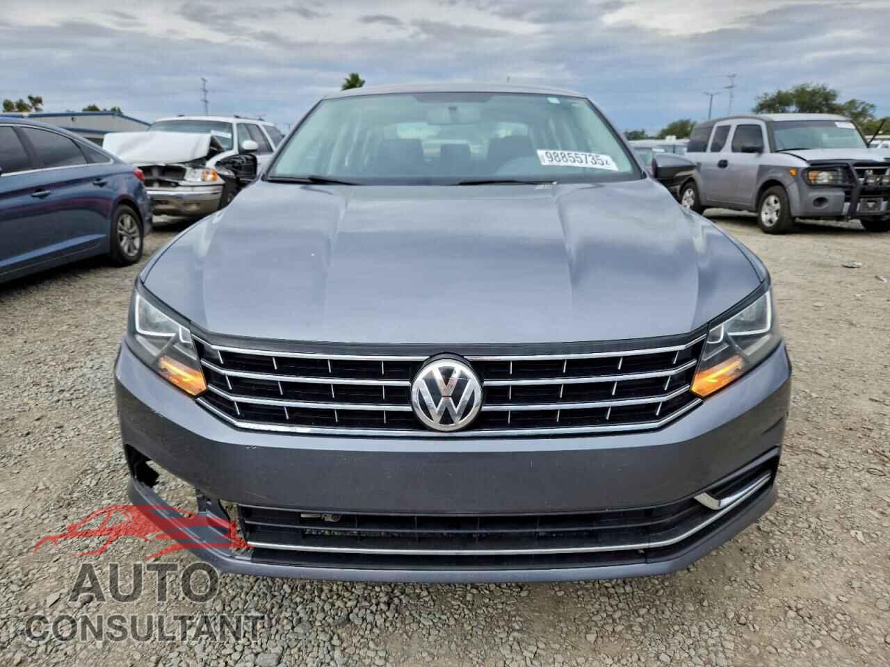 VOLKSWAGEN PASSAT 2017 - 1VWAT7A33HC009019