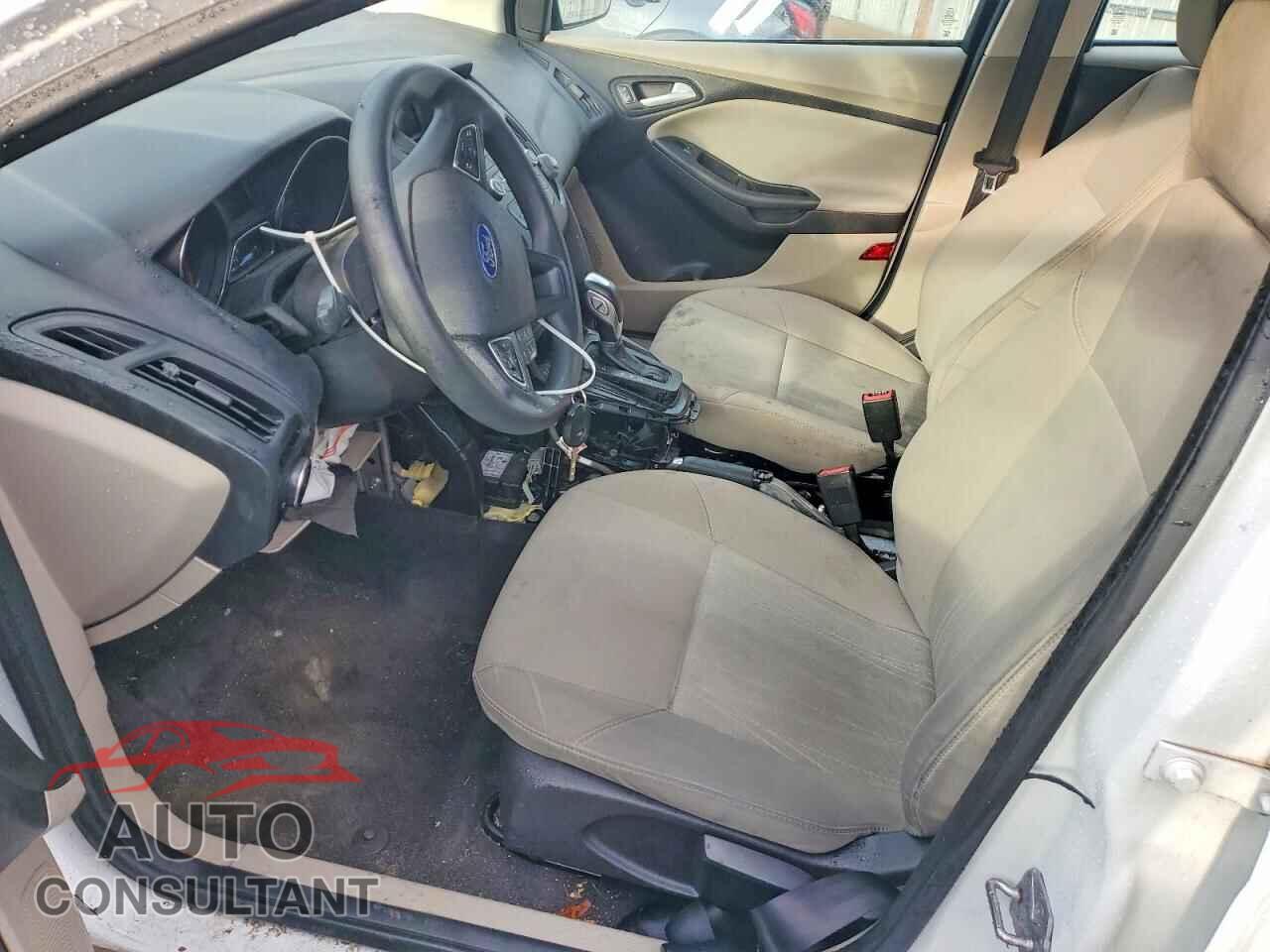 FORD FOCUS 2016 - 1FADP3K28GL232471