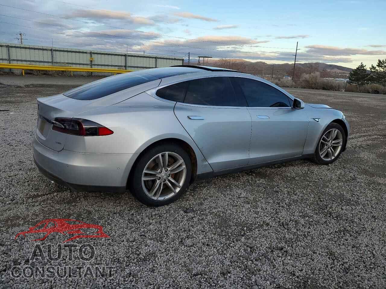TESLA MODEL S 2015 - 5YJSA1H28FF080837