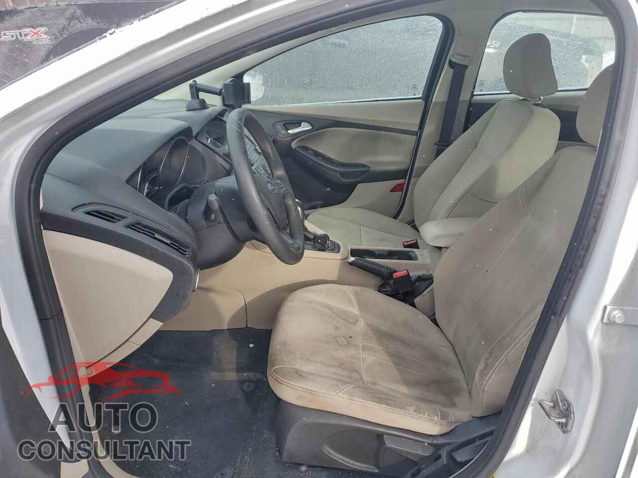 FORD FOCUS 2015 - 1FADP3F23FL212816