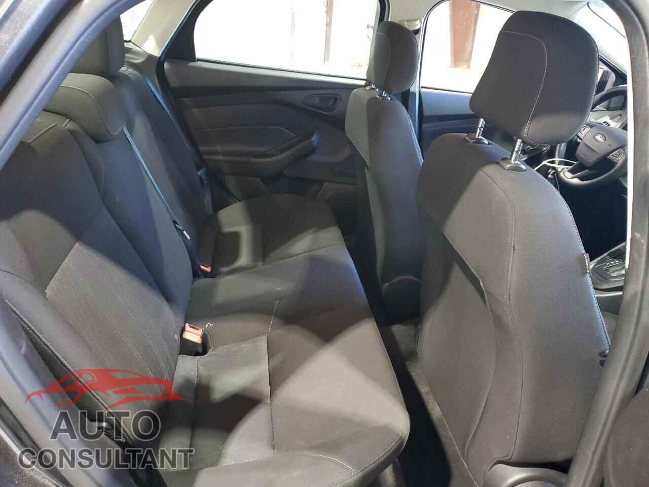FORD FOCUS 2017 - 1FADP3E20HL331914