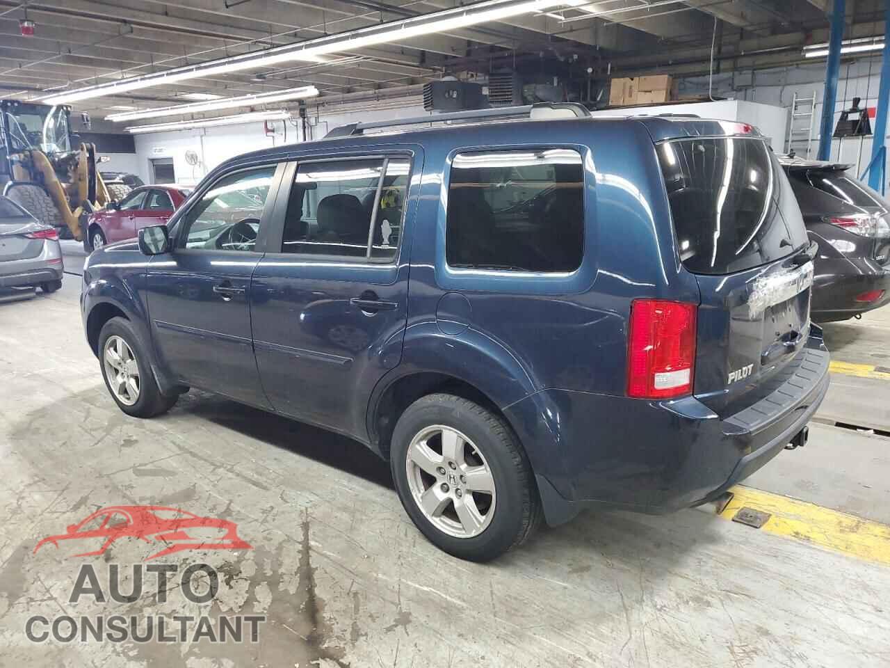 HONDA PILOT 2011 - 5FNYF4H4XBB057357