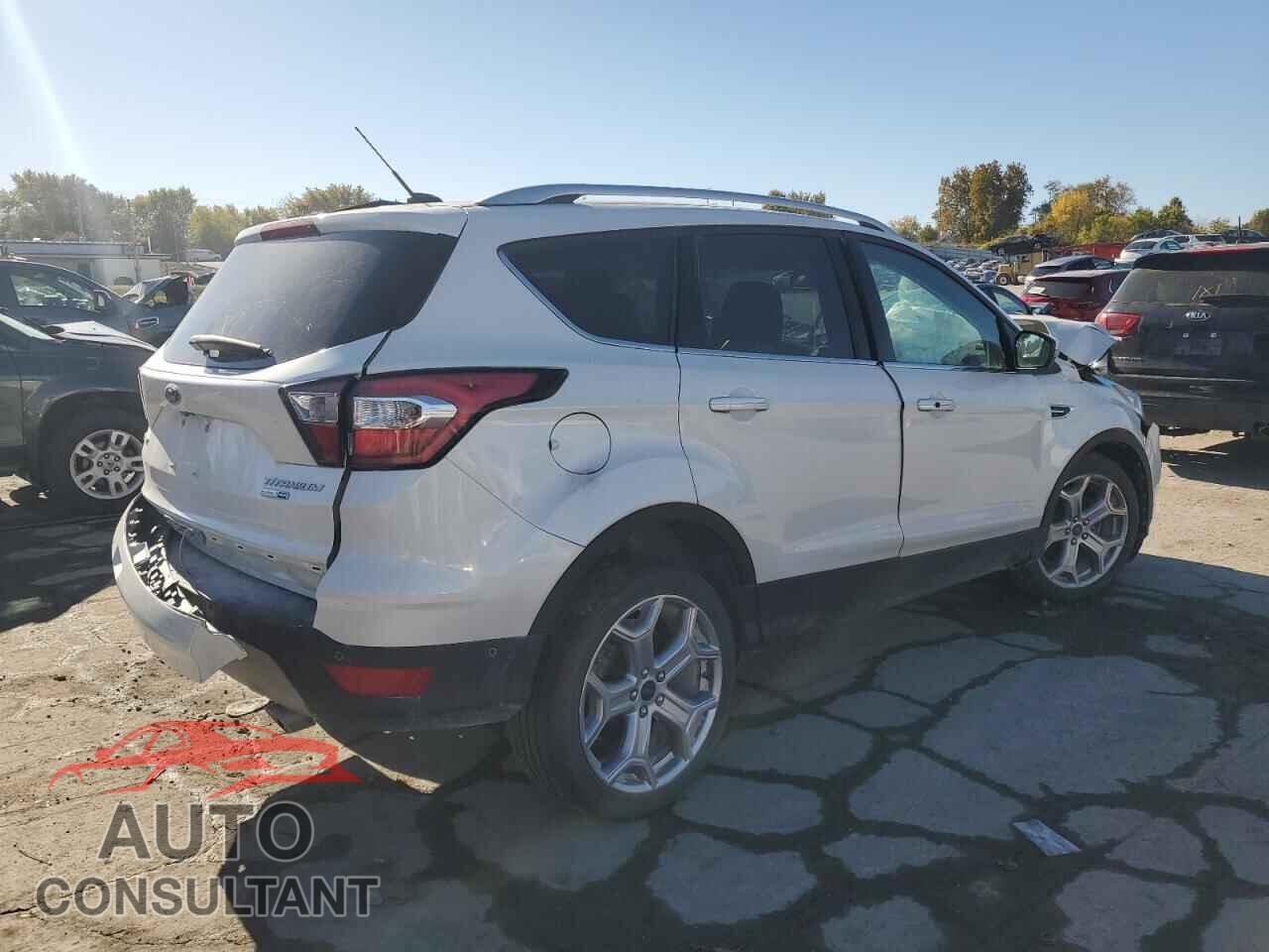 FORD ESCAPE 2017 - 1FMCU9J95HUD47522