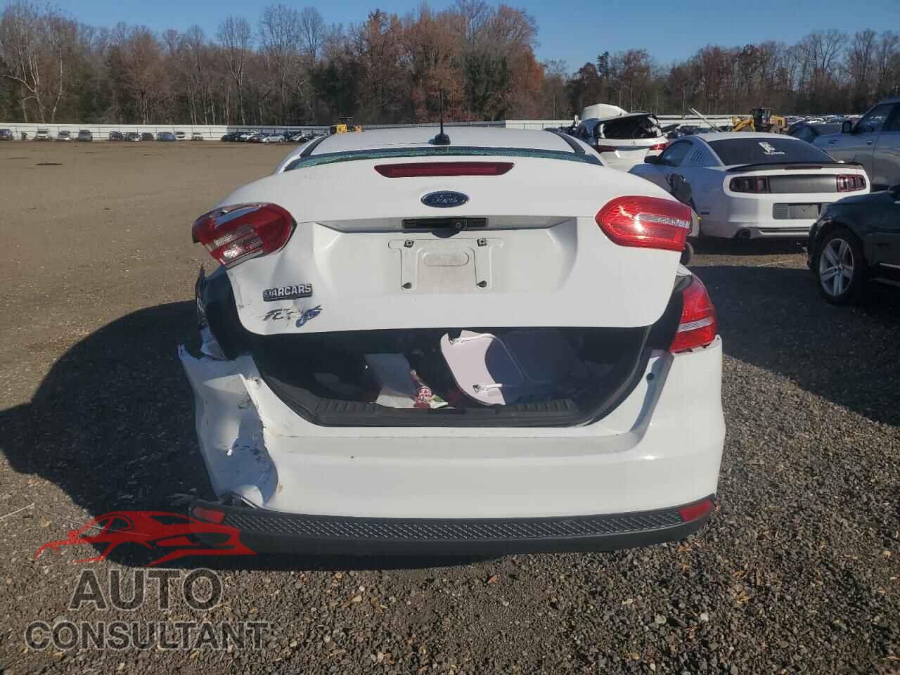 FORD FOCUS 2017 - 1FADP3E20HL331539