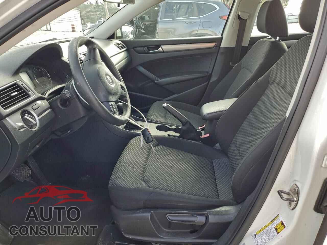 VOLKSWAGEN PASSAT 2012 - 1VWAH7A39CC097634