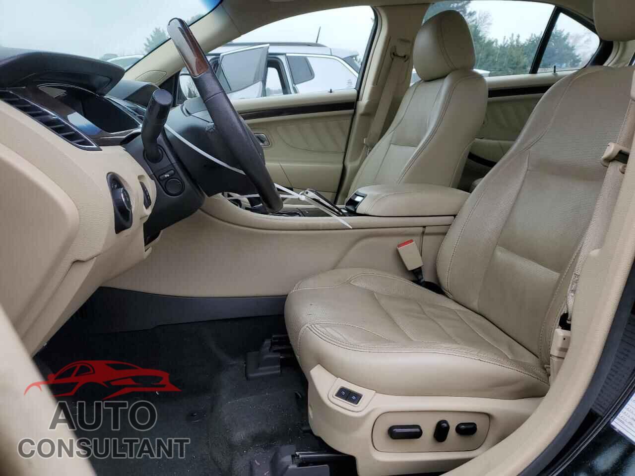 FORD TAURUS 2017 - 1FAHP2F82HG121614