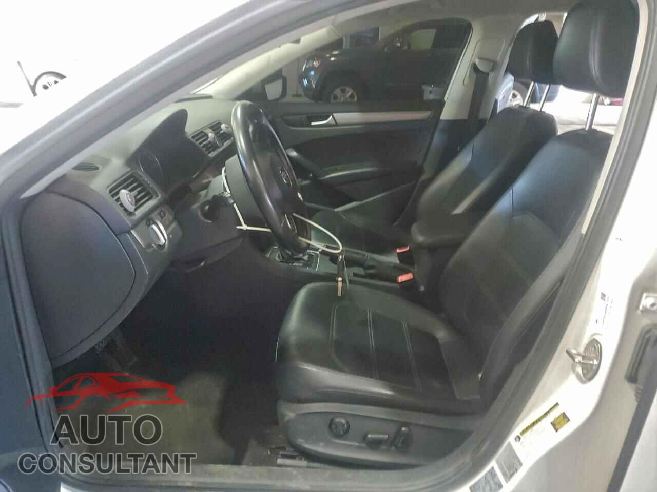 VOLKSWAGEN PASSAT 2015 - 1VWAT7A36FC102419