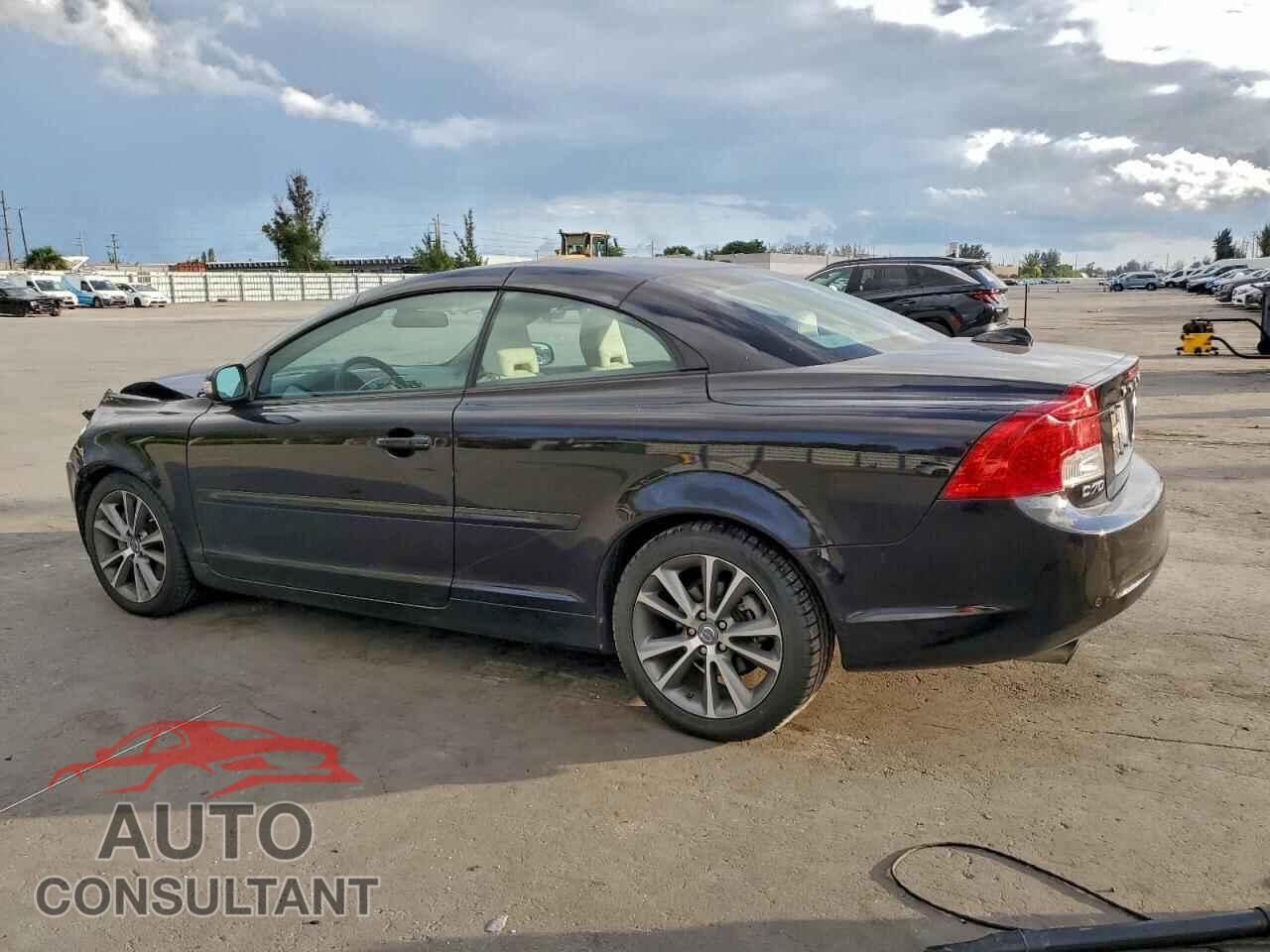 VOLVO C70 2012 - YV1672MC2CJ127122