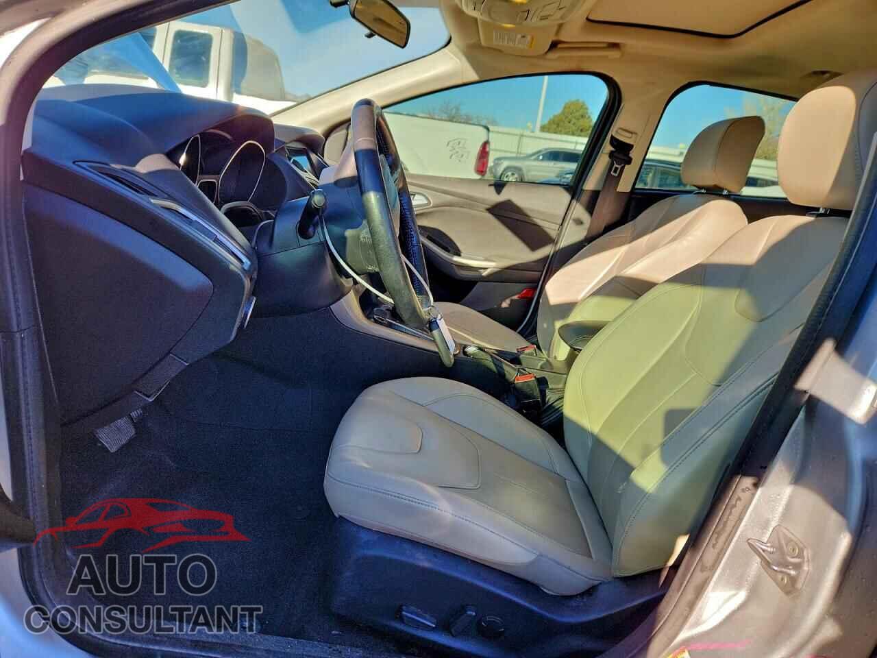FORD FOCUS 2017 - 1FADP3J29HL272058