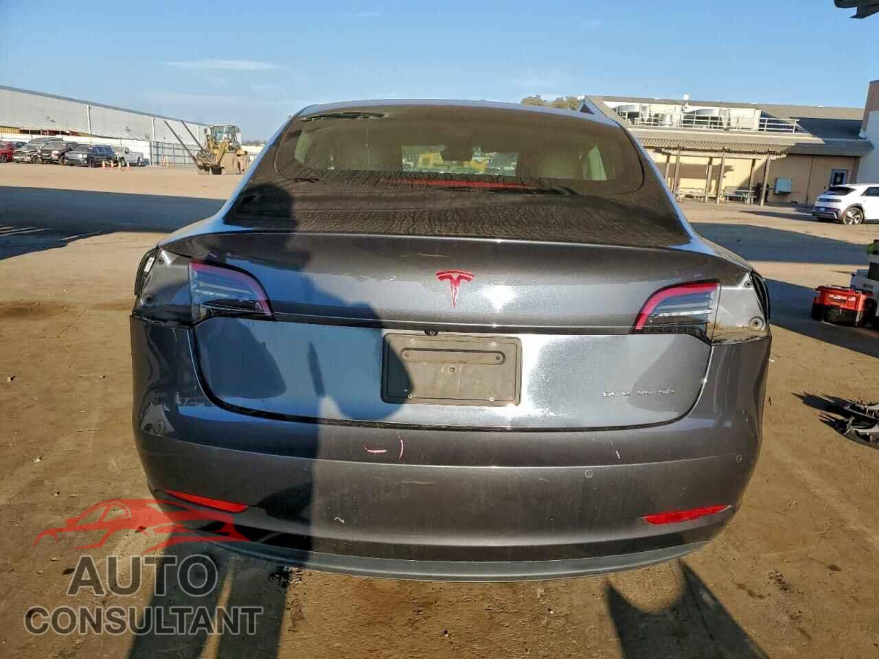 TESLA MODEL 3 2019 - 5YJ3E1EB3KF510247