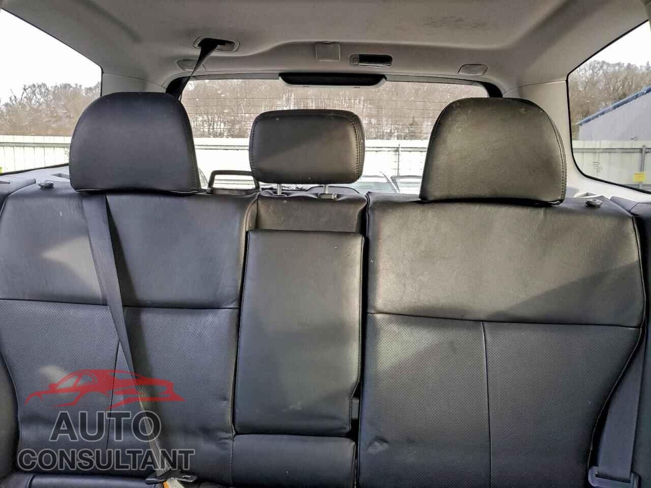 SUBARU FORESTER 2011 - JF2SHAEC2BH738673