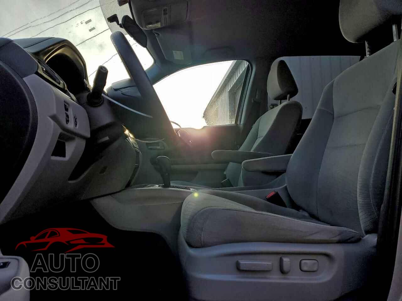 HONDA PILOT 2017 - 5FNYF6H33HB009677