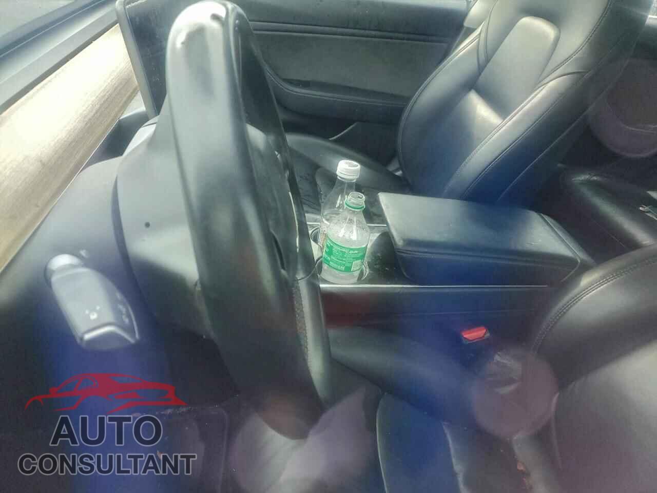 TESLA MODEL 3 2018 - 5YJ3E1EB5JF121706