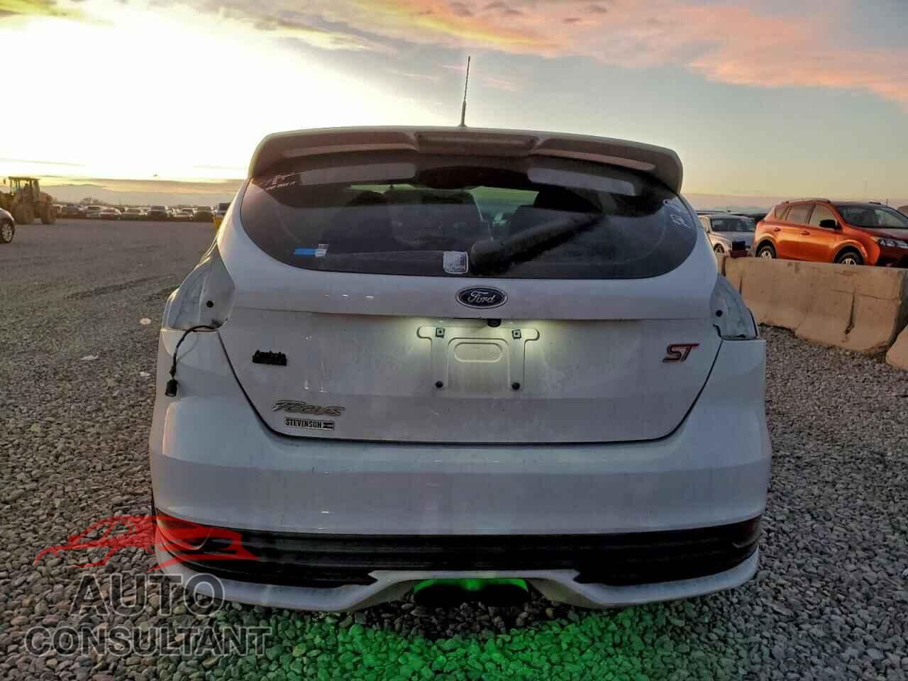 FORD FOCUS 2018 - 1FADP3L9XJL289760