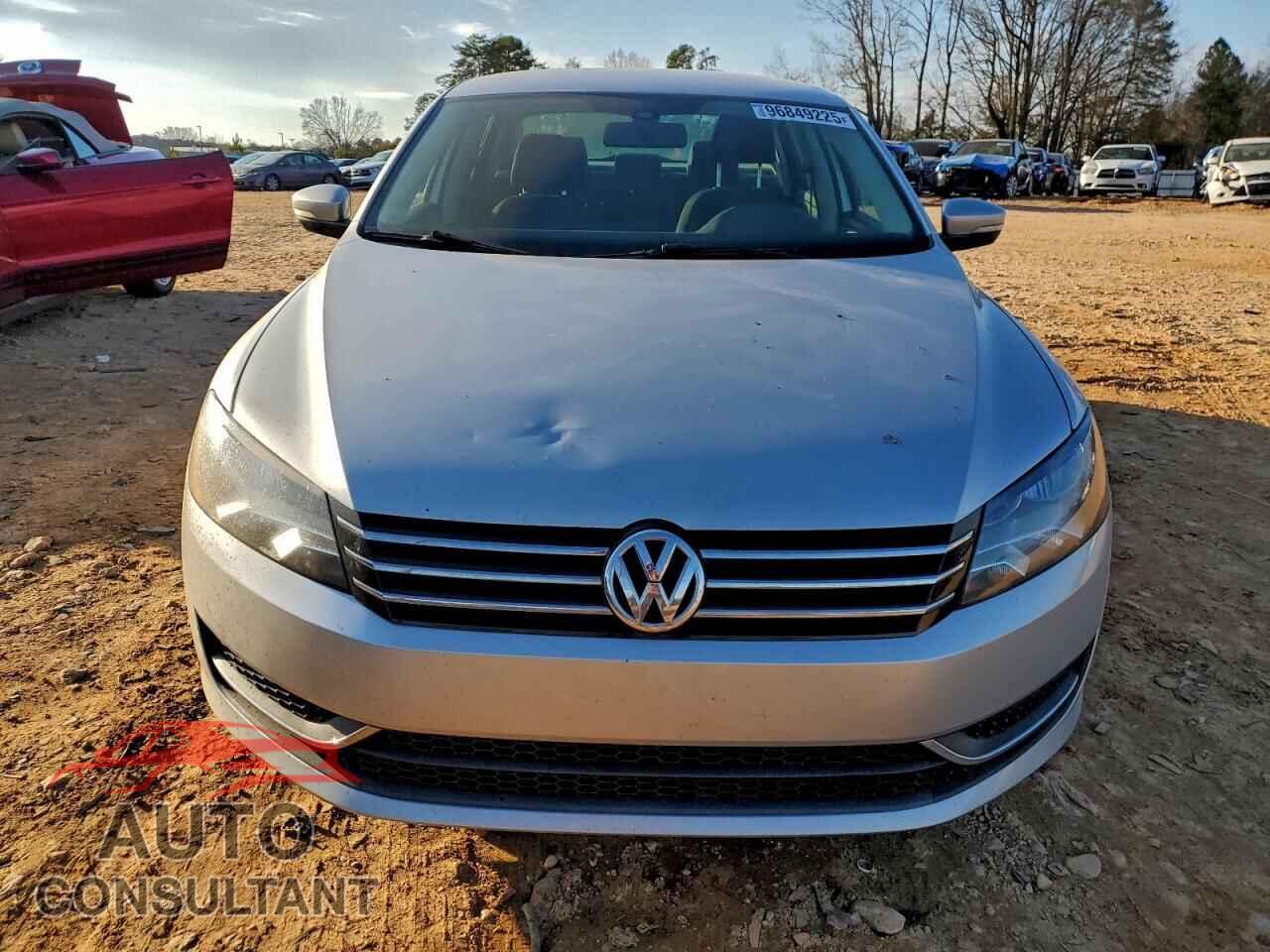VOLKSWAGEN PASSAT 2014 - 1VWAT7A33EC031808