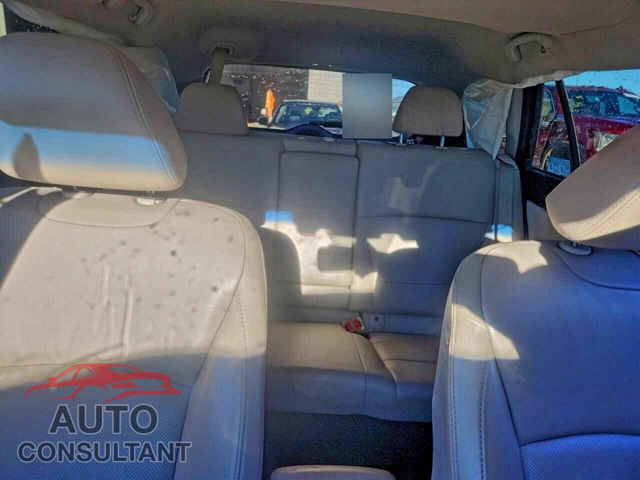 SUBARU OUTBACK 2017 - 4S4BSANC2H3389046