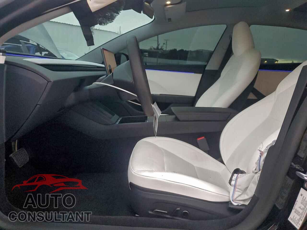 TESLA MODEL 3 2025 - 5YJ3E1EAXSF032979