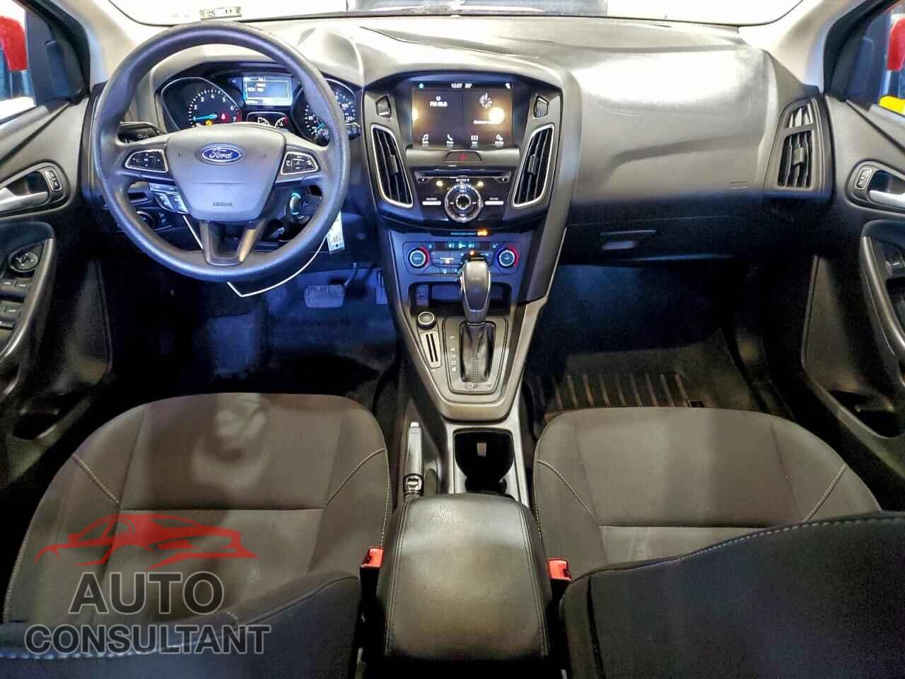 FORD FOCUS 2017 - 1FADP3M26HL248120