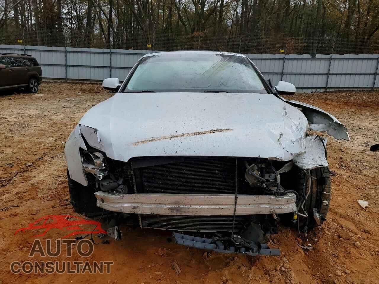 AUDI A5 2012 - WAULFAFR8CA004879
