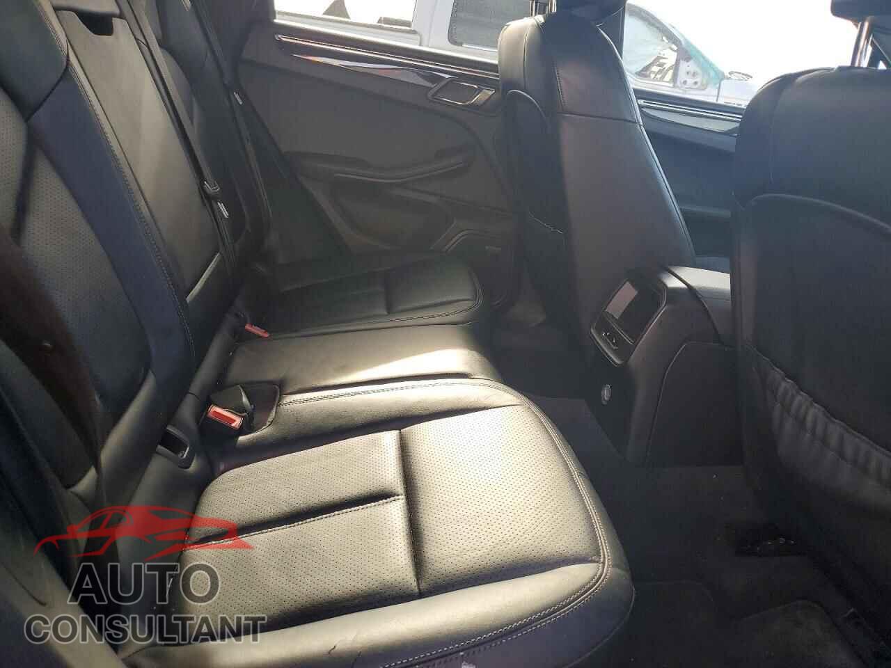 PORSCHE MACAN 2015 - WP1AB2A58FLB58743