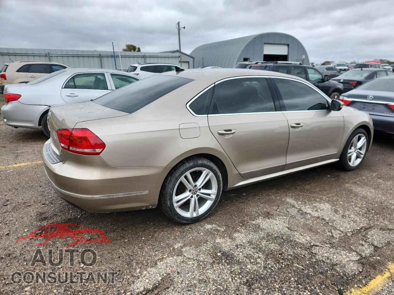 VOLKSWAGEN PASSAT 2015 - 1VWCV7A31FC067761
