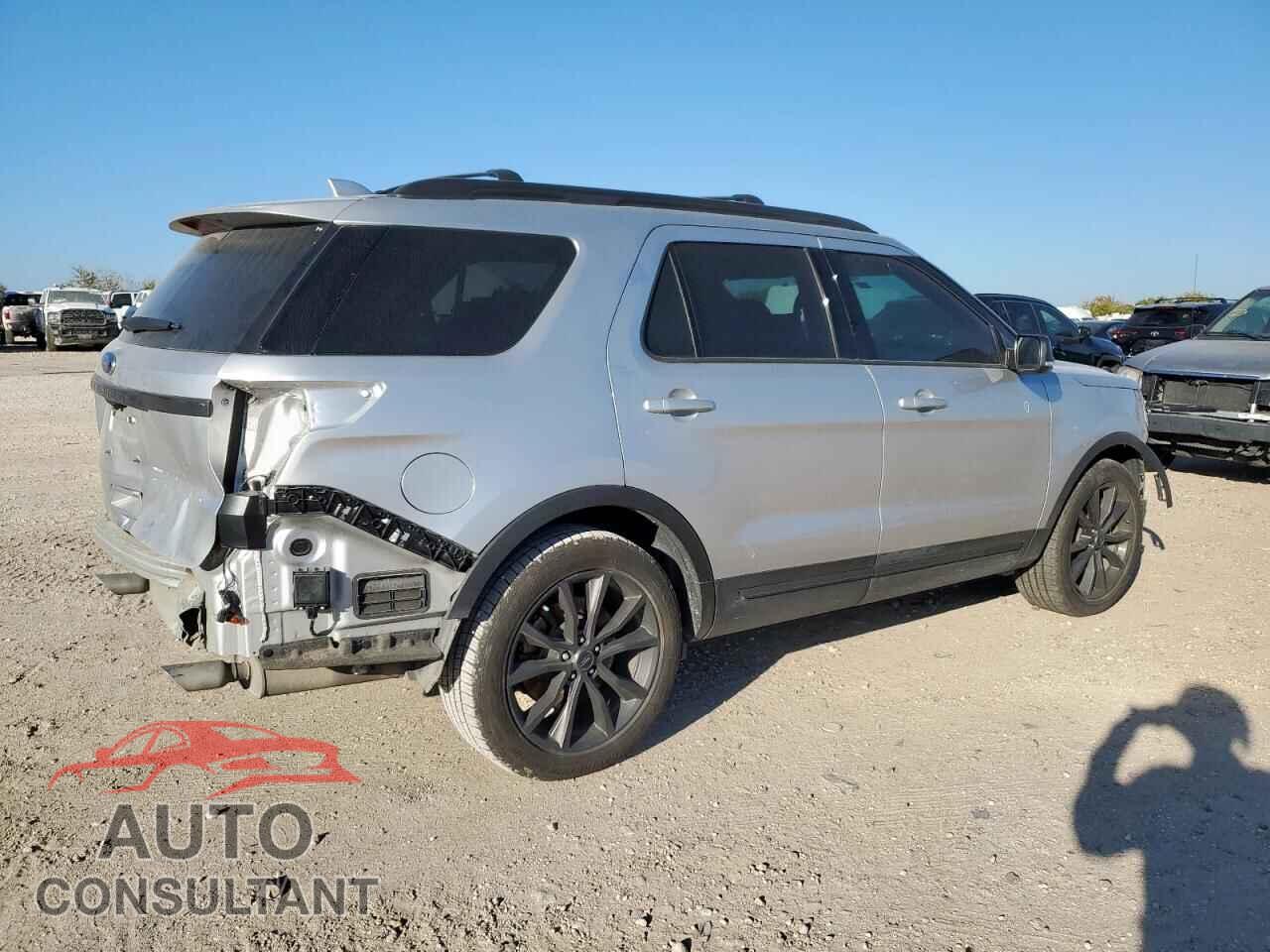 FORD EXPLORER 2017 - 1FM5K7D88HGD85797