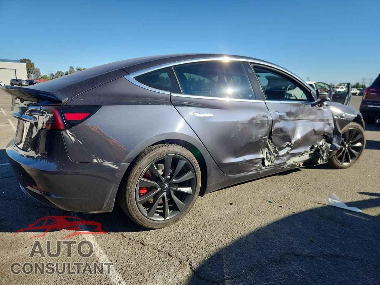 TESLA MODEL 3 2018 - 5YJ3E1EAXJF037100