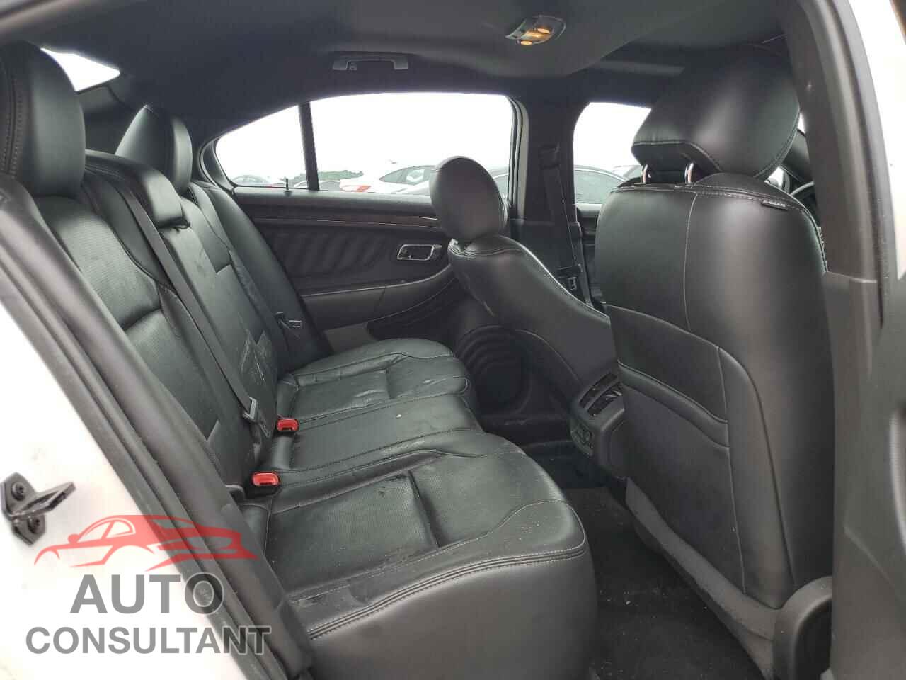 FORD TAURUS 2018 - 1FAHP2F89JG102886