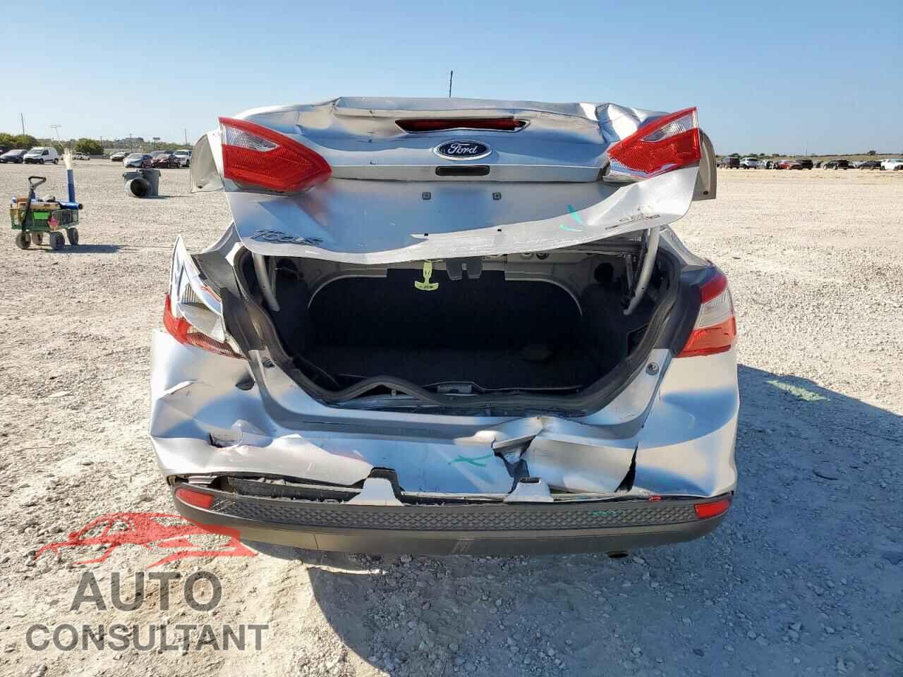 FORD FOCUS 2014 - 1FADP3F25EL295731