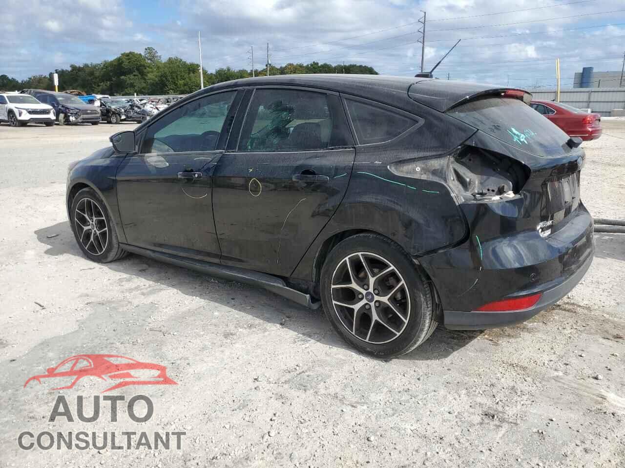 FORD FOCUS 2018 - 1FADP3M22JL201883