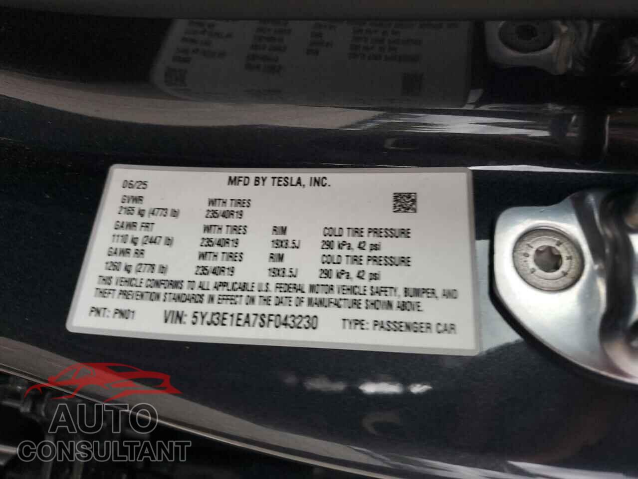 TESLA MODEL 3 2025 - 5YJ3E1EA7SF043230