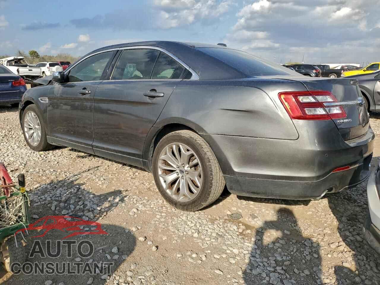 FORD TAURUS 2018 - 1FAHP2F80JG102257