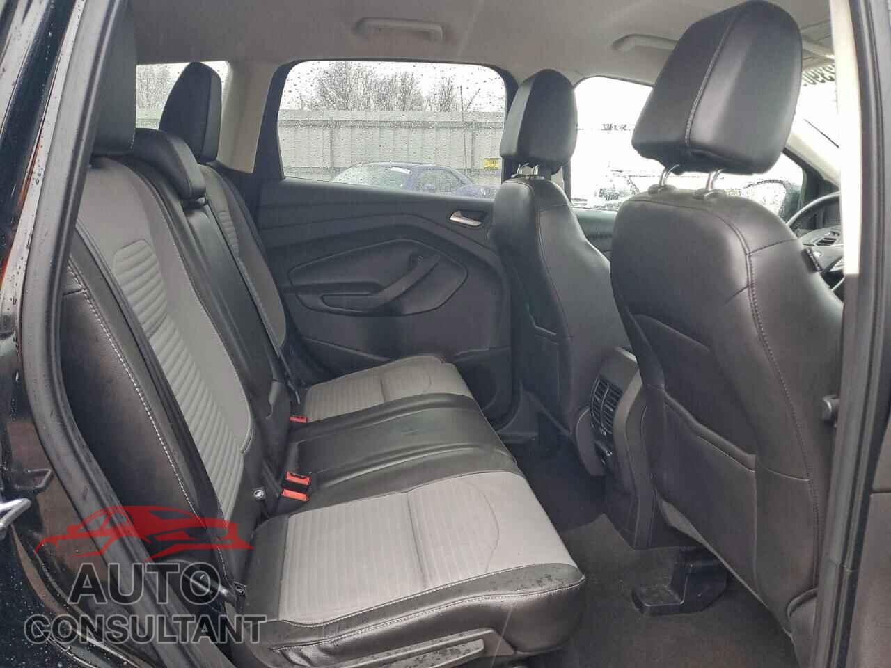 FORD ESCAPE 2017 - 1FMCU9GDXHUD52257