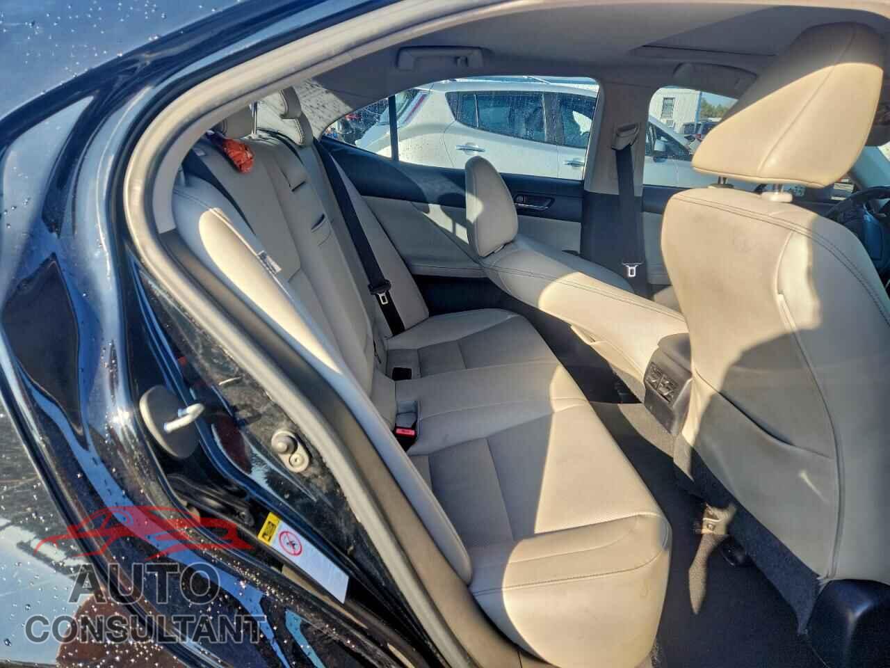 LEXUS IS 2015 - JTHBF1D24F5074329