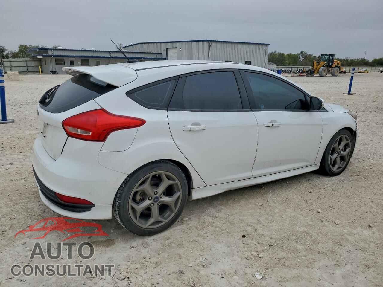 FORD FOCUS 2017 - 1FADP3L97HL290553