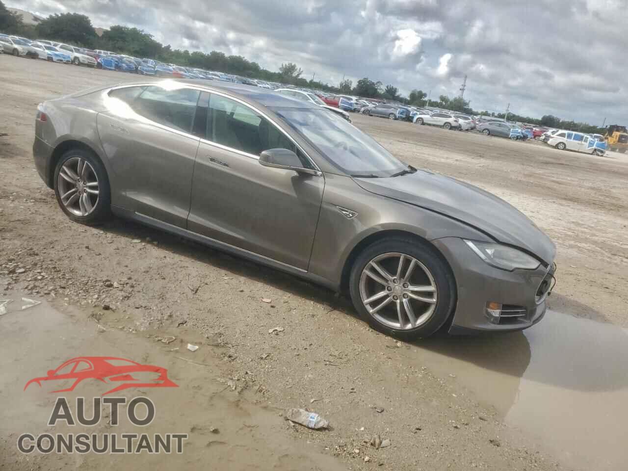TESLA MODEL S 2015 - 5YJSA1S18FF100326