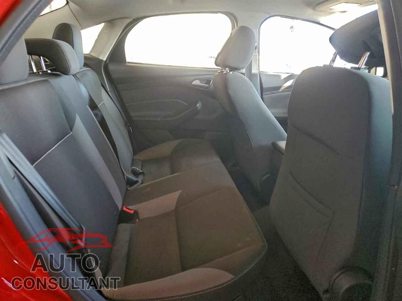 FORD FOCUS 2014 - 1FADP3F27EL124270