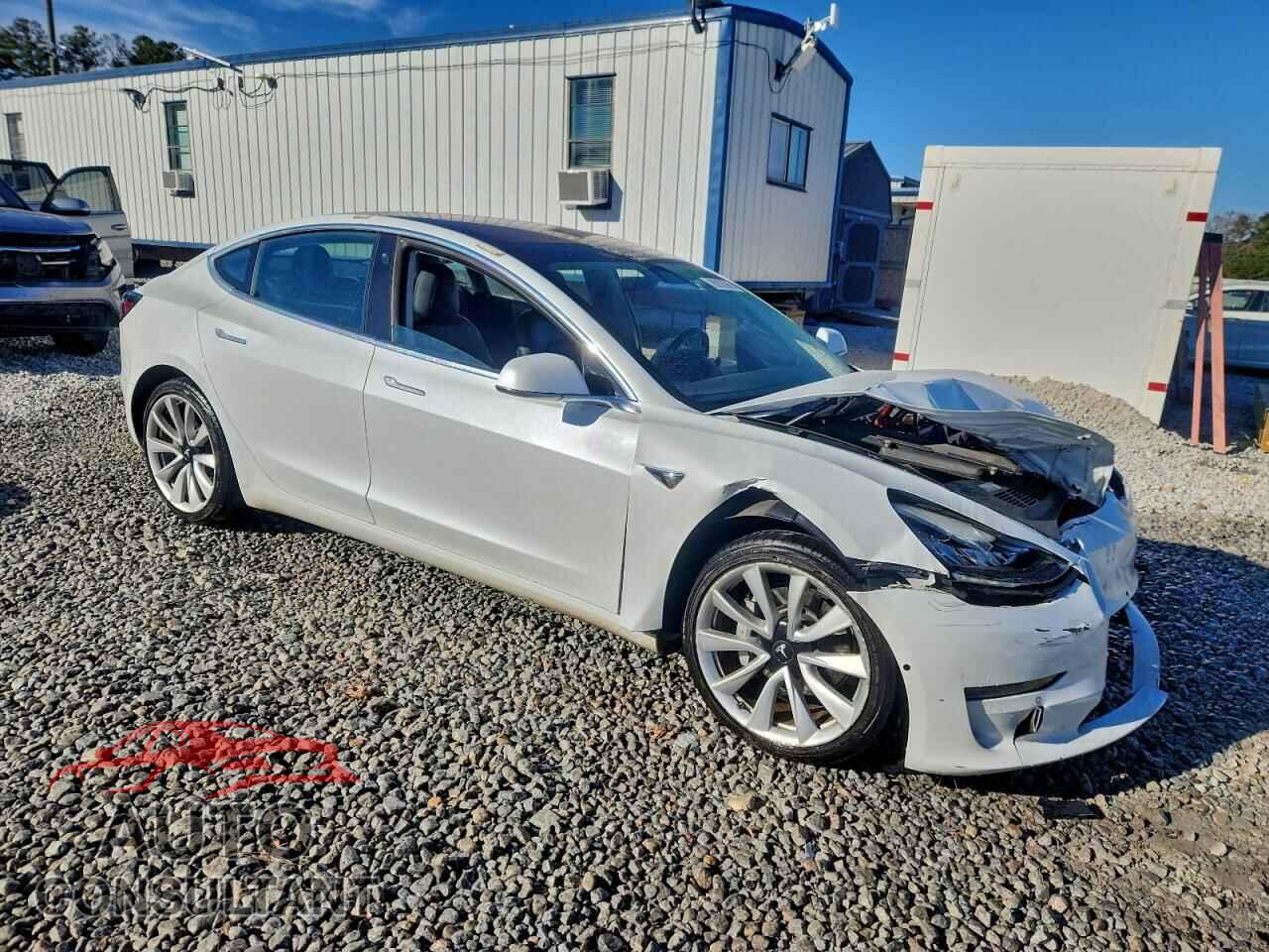 TESLA MODEL 3 2018 - 5YJ3E1EB0JF055064