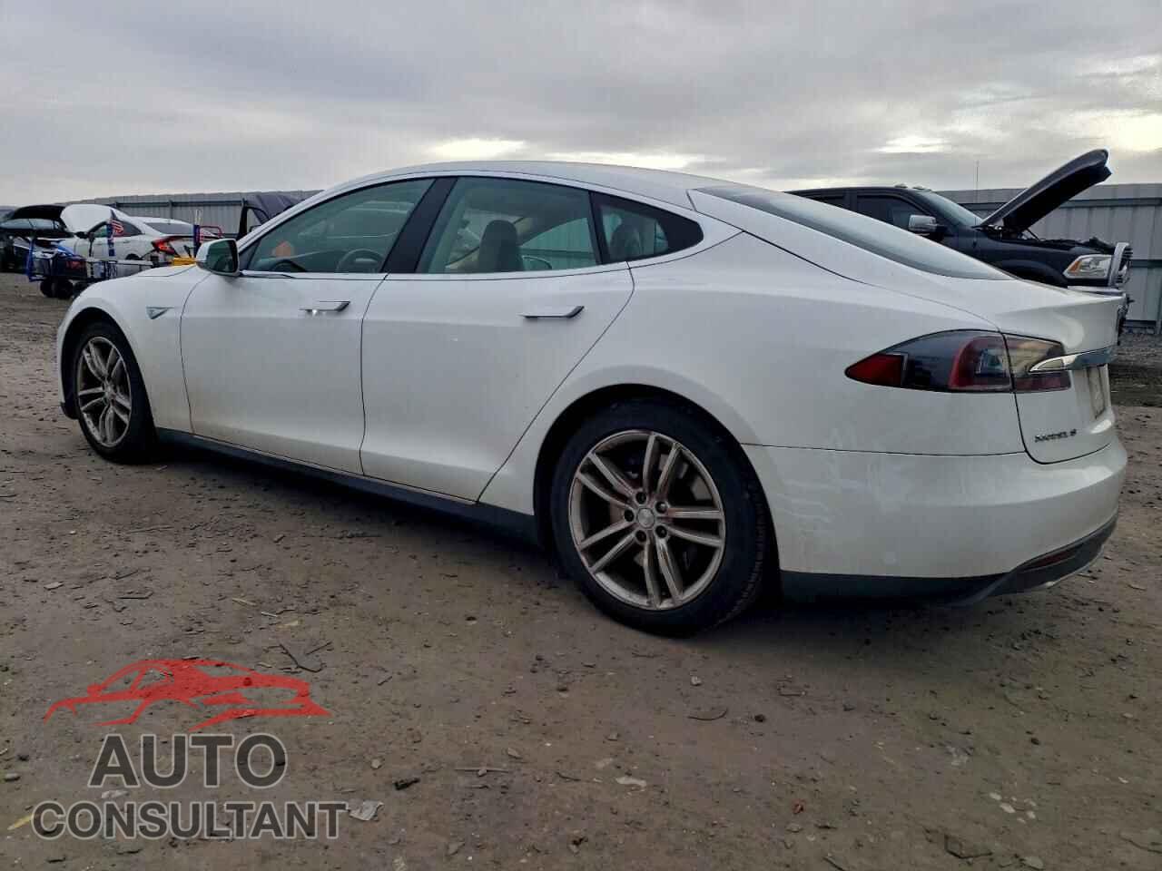 TESLA MODEL S 2013 - 5YJSA1CN8DFP03405