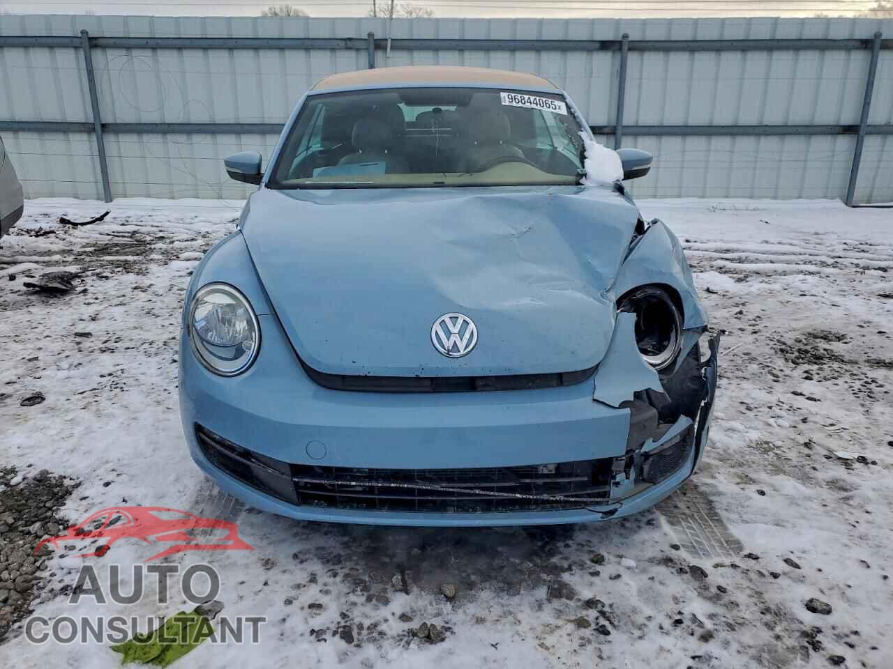 VOLKSWAGEN BEETLE 2015 - 3VW517AT5FM814927