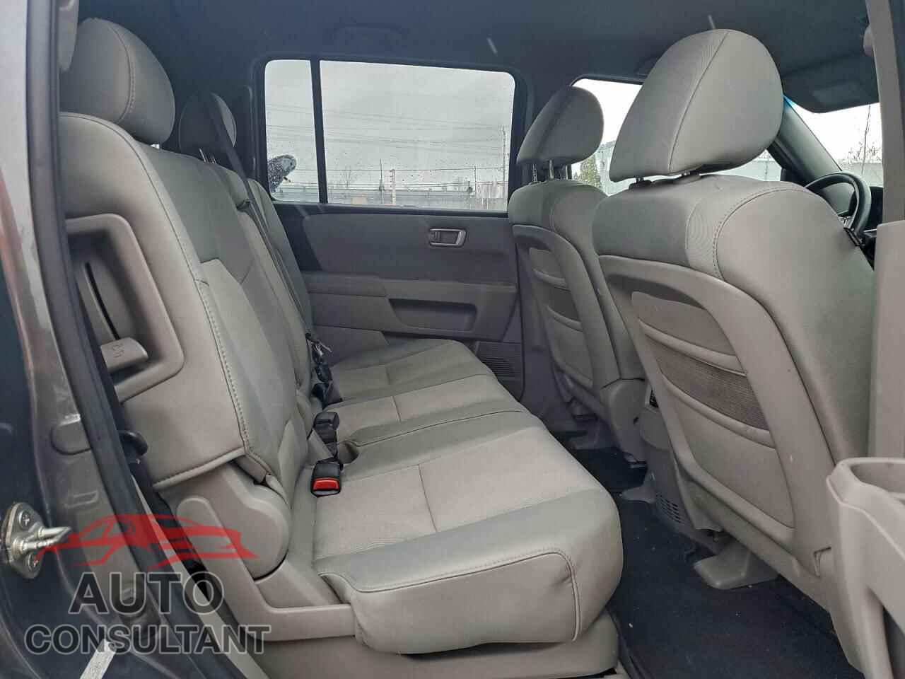 HONDA PILOT 2011 - 5FNYF4H21BB501868