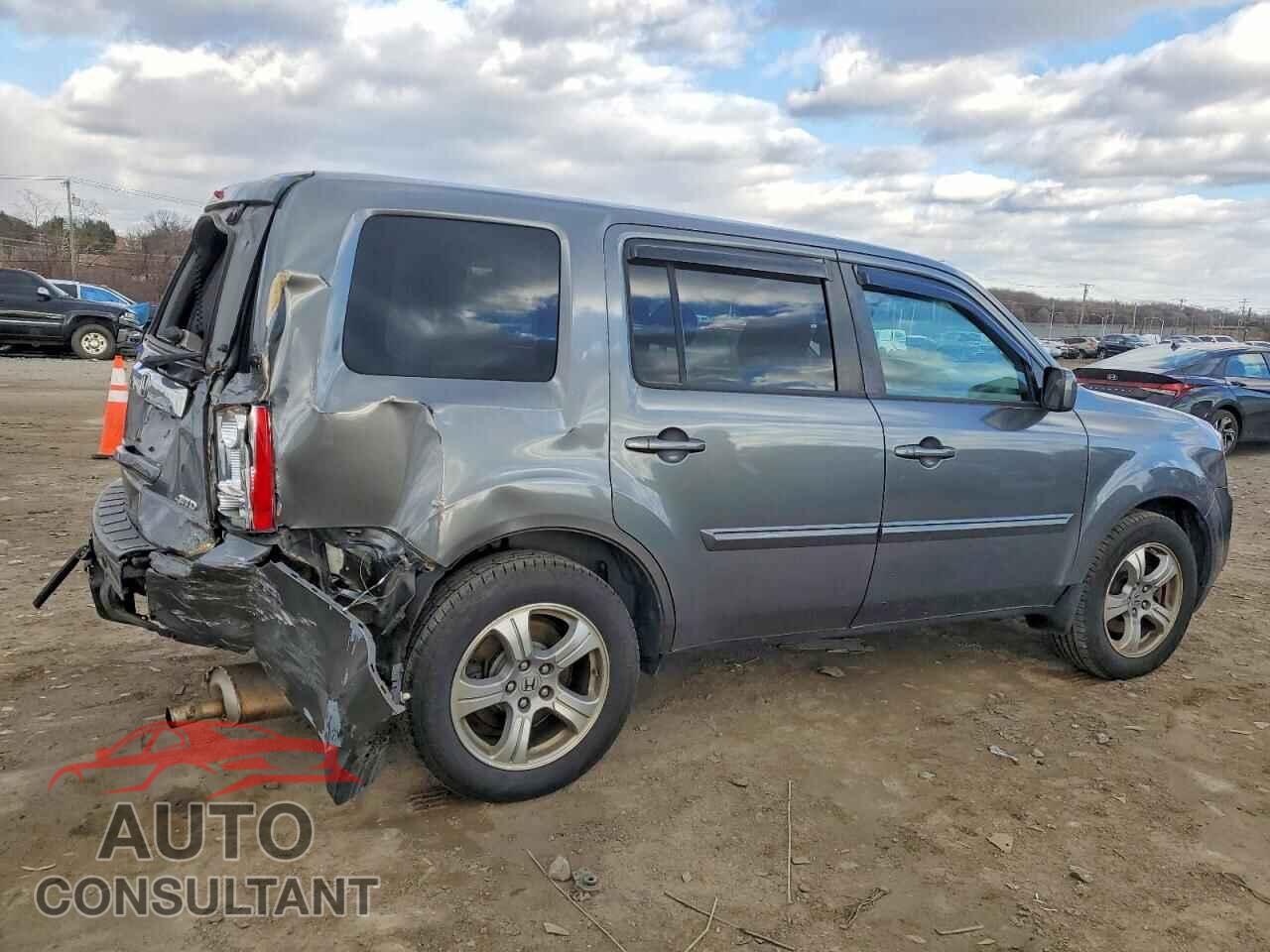 HONDA PILOT 2013 - 5FNYF4H47DB069548