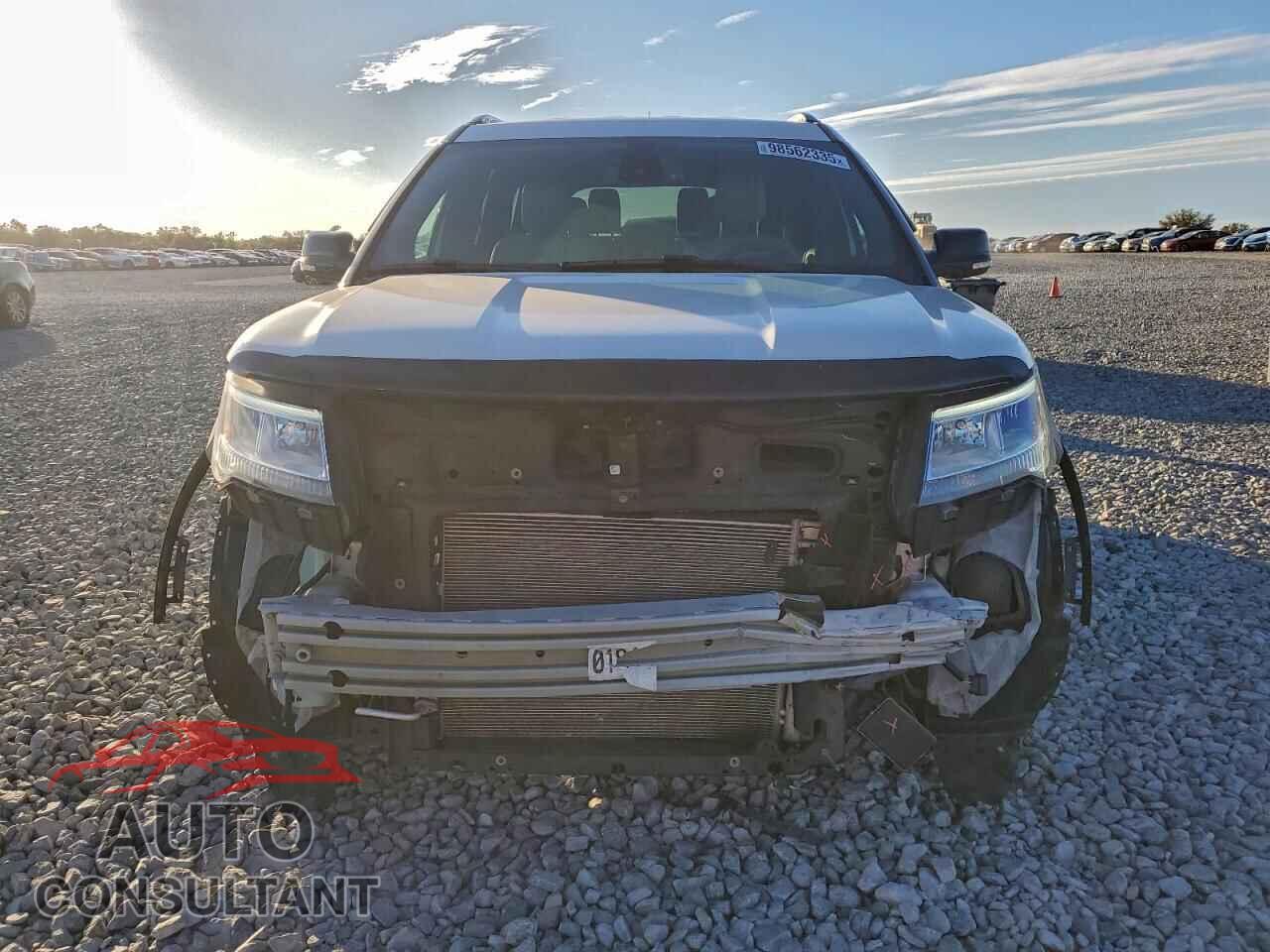 FORD EXPLORER 2018 - 1FM5K7D88JGB75464