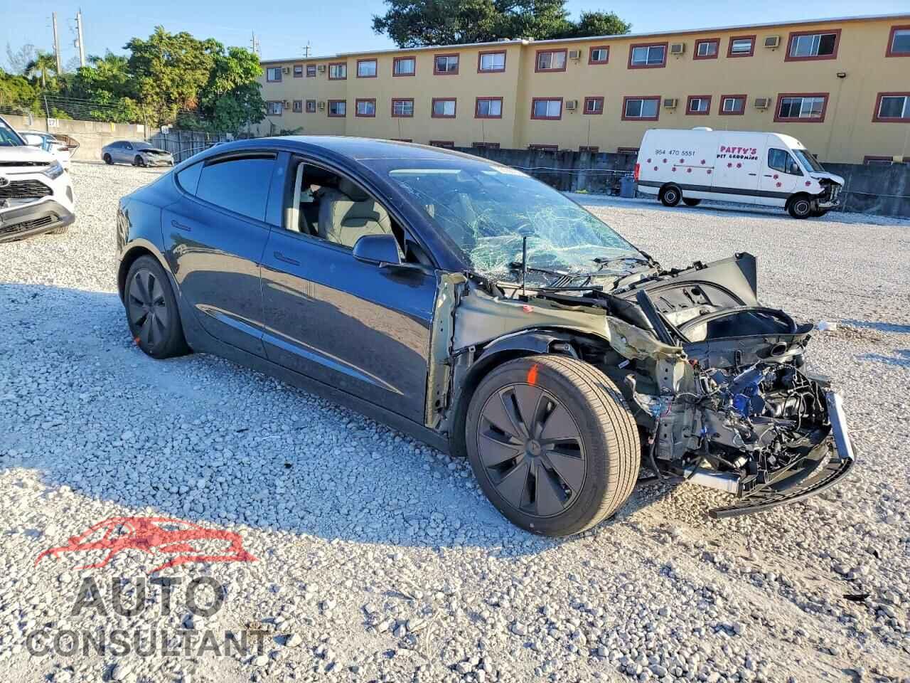 TESLA MODEL 3 2024 - 5YJ3E1EA7RF727639