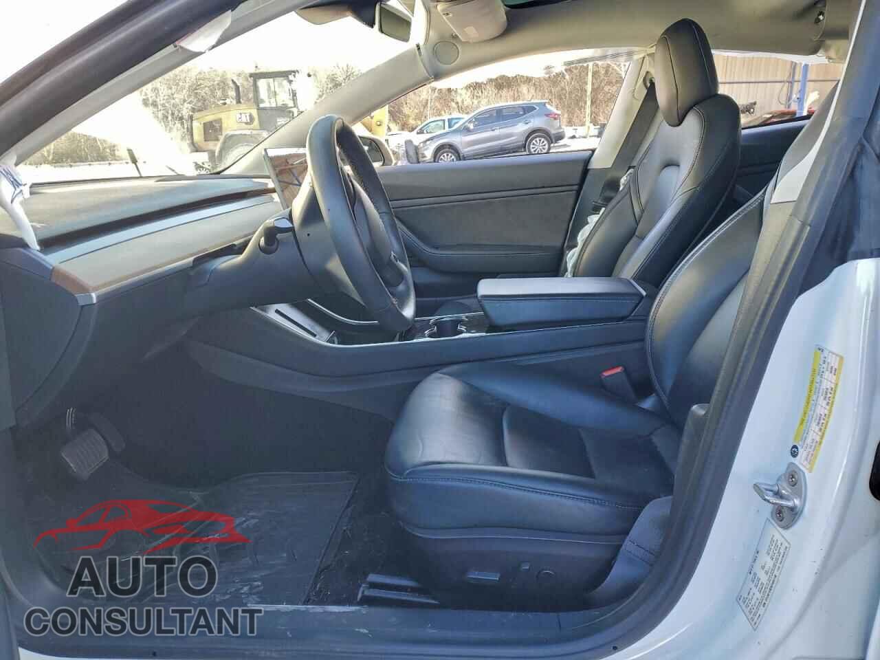 TESLA MODEL 3 2019 - 5YJ3E1EB2KF454138