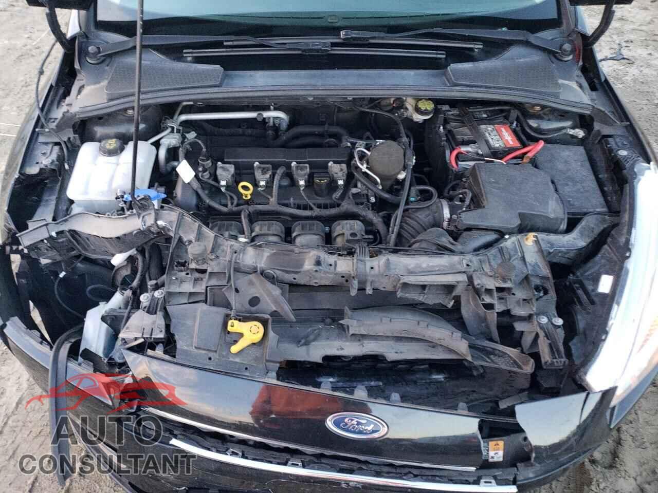 FORD FOCUS 2015 - 1FADP3F26FL384418