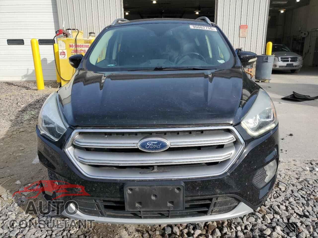 FORD ESCAPE 2017 - 1FMCU0JD4HUE68249