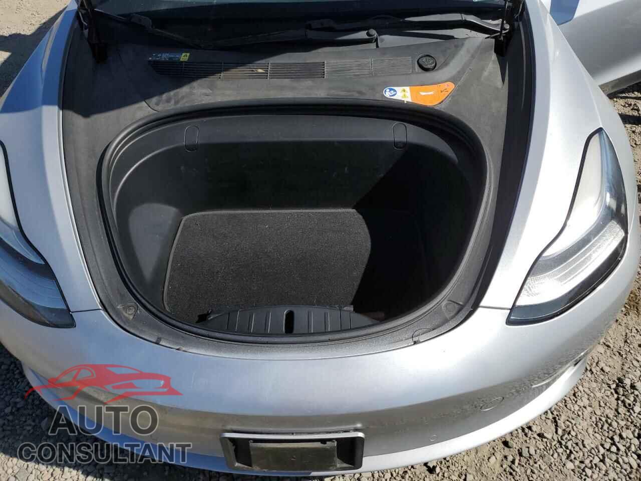 TESLA MODEL 3 2018 - 5YJ3E1EB6JF069311