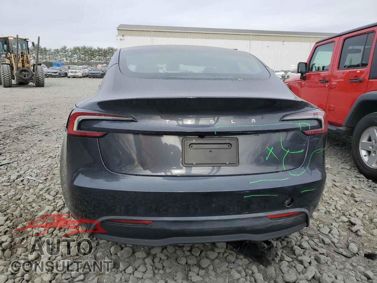 TESLA MODEL 3 2024 - 5YJ3E1EA5RF765175