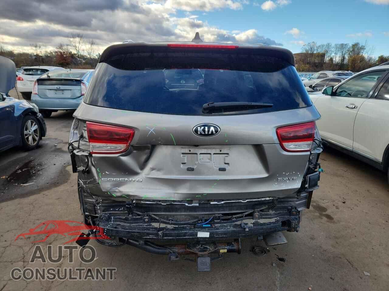 KIA SORENTO 2017 - 5XYPKDA58HG324331